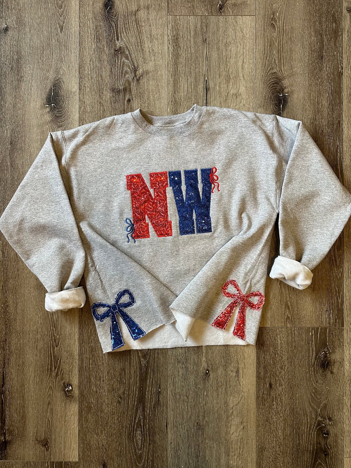 NW BOW SWEATSHIRT