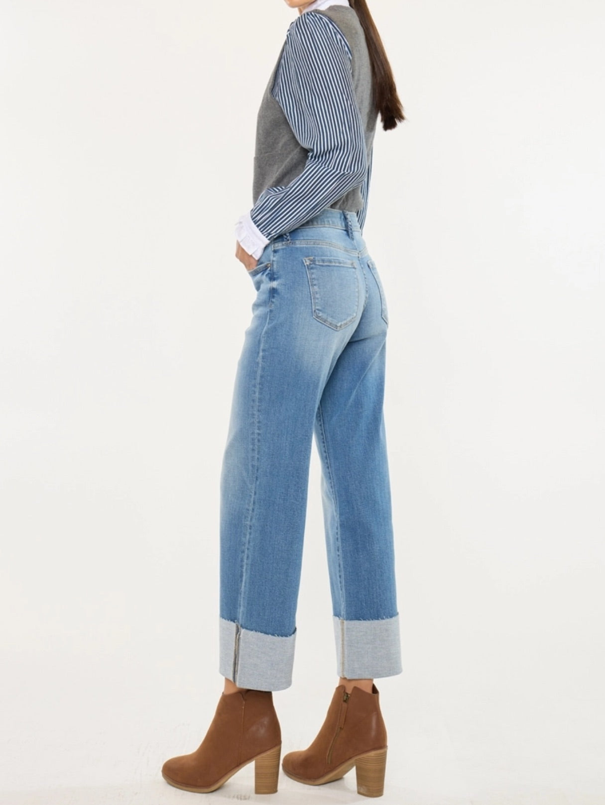 Kan Can Mid Rise Crop Wide Leg JEANS