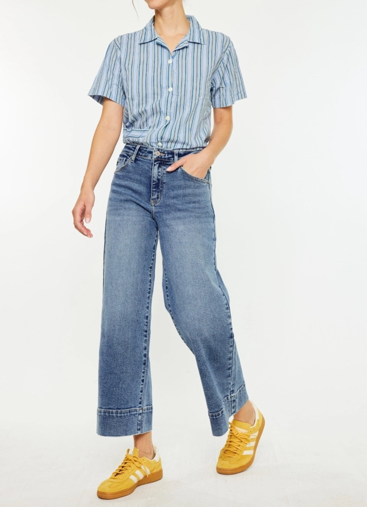 Kan Can High Rise Crop Wide JEANS