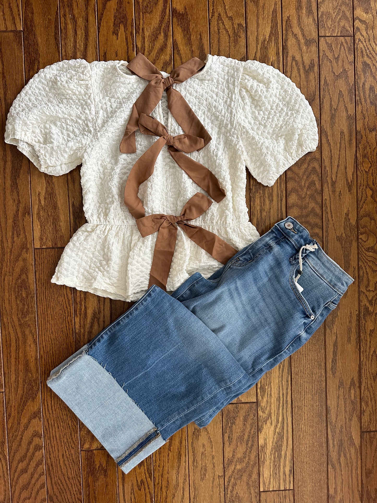 Front Bow Detail Short Sleeve Puffer Knit Top